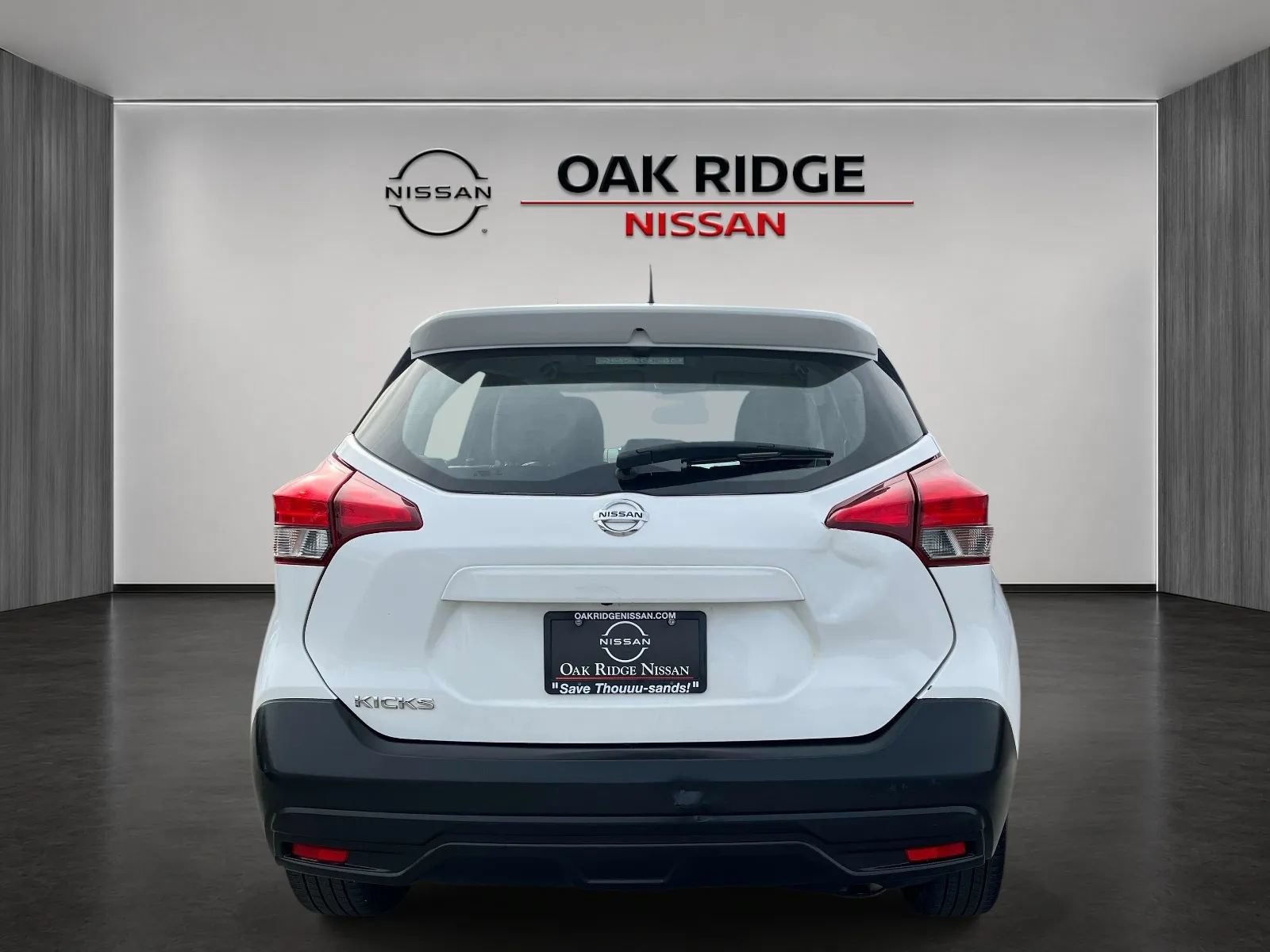 Used 2019 Nissan Kicks S FWD image 4