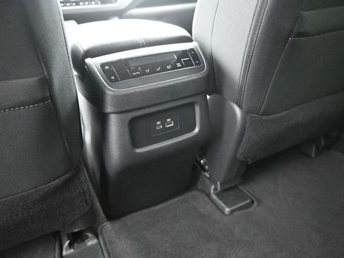 Used 2025 Nissan Pathfinder SV AWD/4WD image 16
