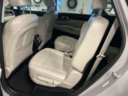 Used 2023 Kia Sorento SX image 35