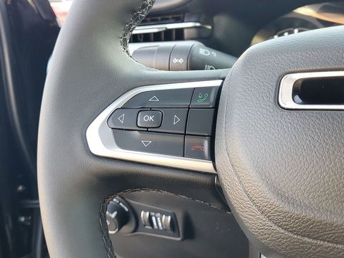 Used 2025 Jeep Compass Limited AWD/4WD image 23