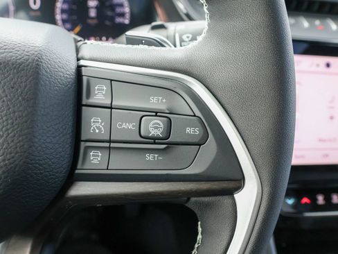 New 2026 Jeep Grand Cherokee Altitude AWD/4WD image 33