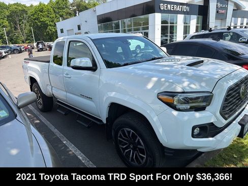 Used 2021 Toyota Tacoma TRD Sport AWD/4WD image 2