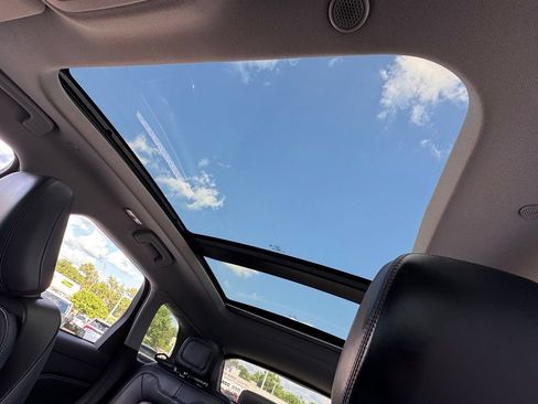 Used 2022 Lincoln Corsair AWD w/ Premium Package image 30