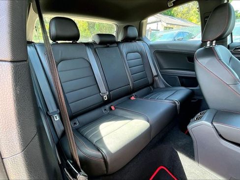 Used 2016 Volkswagen GTI SE w/ Driver Assistance Package FWD image 20