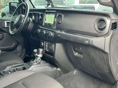 Used 2022 Jeep Gladiator Willys image 23