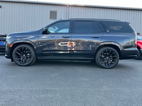 Used 2023 Cadillac Escalade Sport w/ LPO, ONYX Package image 11