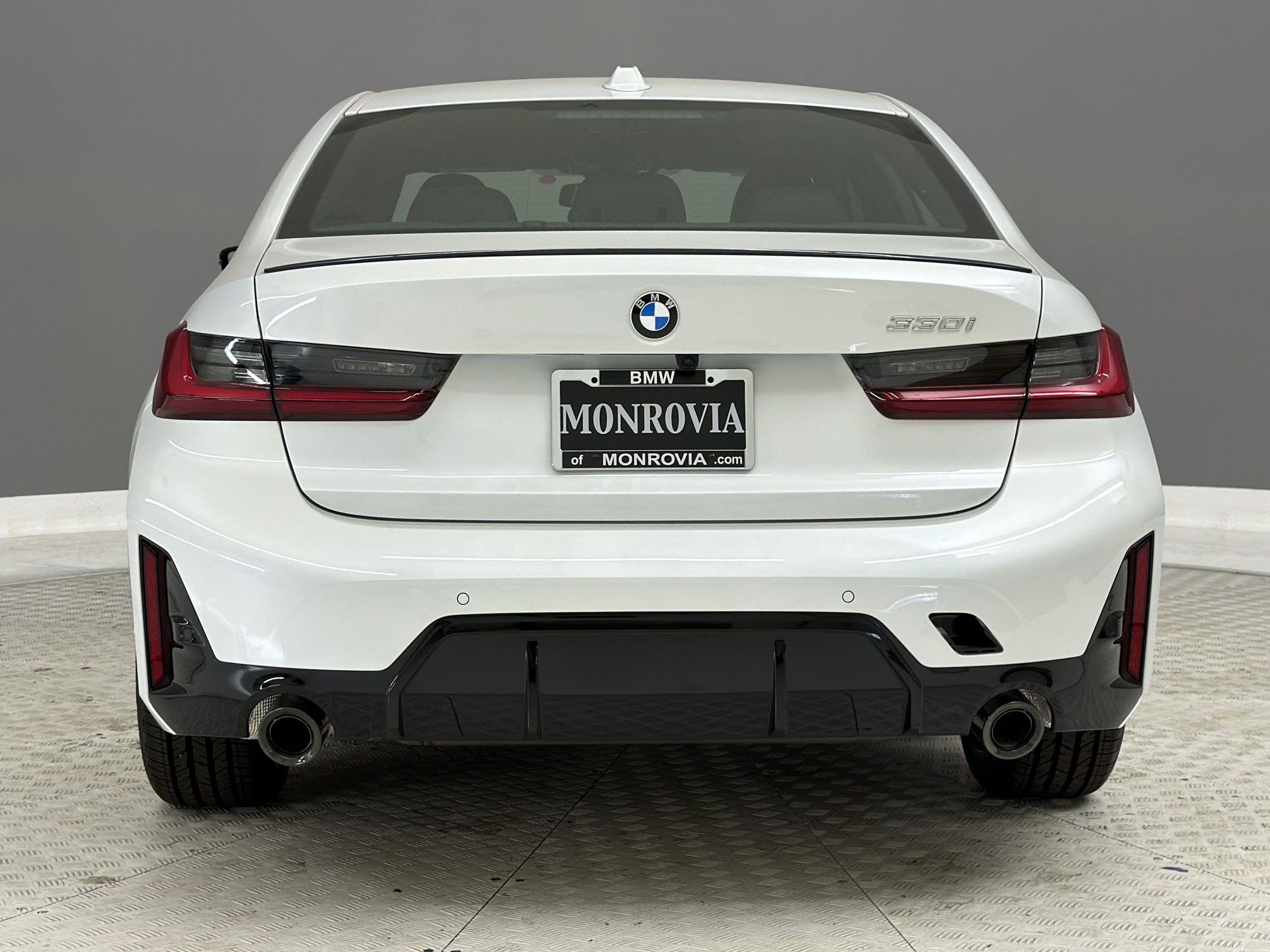 New 2026 BMW 330i Sedan w/ M Sport Package RWD image 10