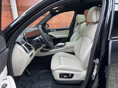 Used 2027 BMW X7 xDrive40i w/ M Sport Package AWD/4WD image 23