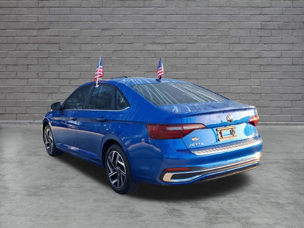 Certified 2024 Volkswagen Jetta SEL FWD image 9