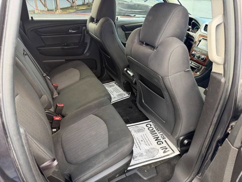 Used 2014 Chevrolet Traverse LT image 25
