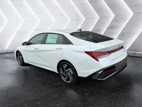 New 2026 Hyundai Elantra Limited FWD image 7