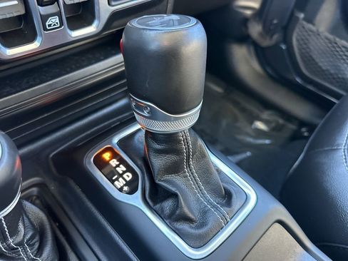 Used 2022 Jeep Wrangler Unlimited Sahara w/ Cold Weather Group image 15