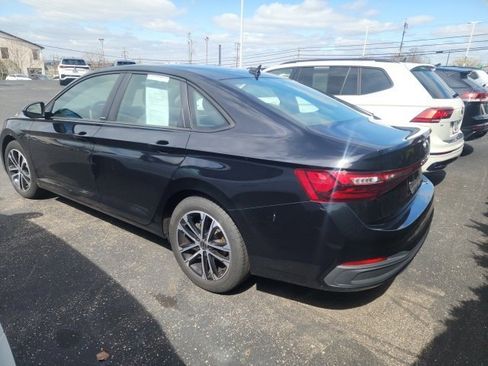 Certified 2025 Volkswagen Jetta Sport image 4