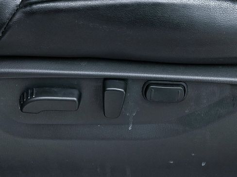 Used 2021 Nissan Armada SL w/ Captain's Chairs Package image 17