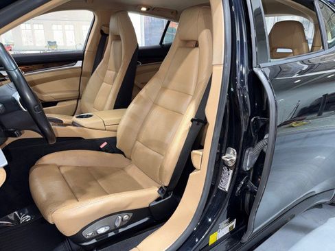 Used 2015 Porsche Panamera image 9