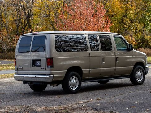 Used 2008 Ford E-350 and Econoline 350 XLT image 4