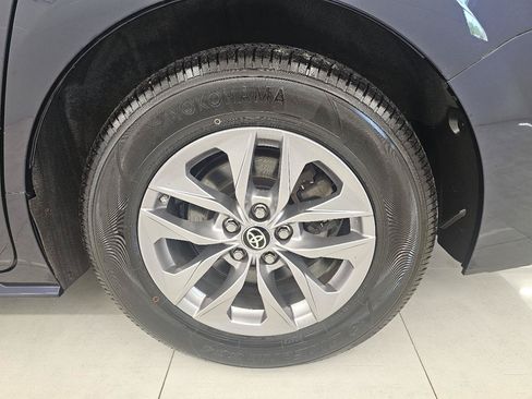 Used 2021 Toyota Sienna XLE w/ XLE Plus Package AWD/4WD image 26