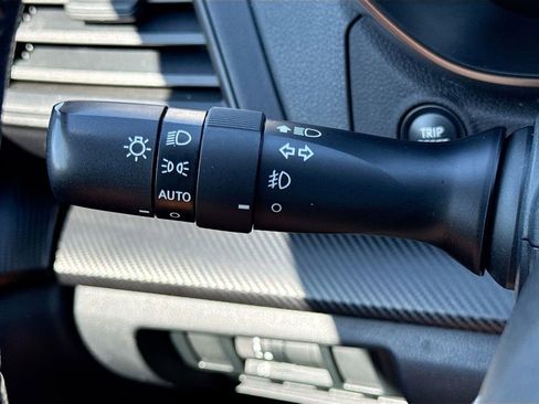 Used 2020 Subaru Crosstrek 2.0i Premium w/ Moonroof Package 2 image 12