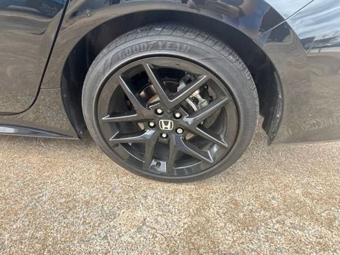 Used 2025 Honda Civic Sport image 9