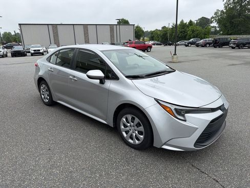 Used 2023 Toyota Corolla LE FWD image 9