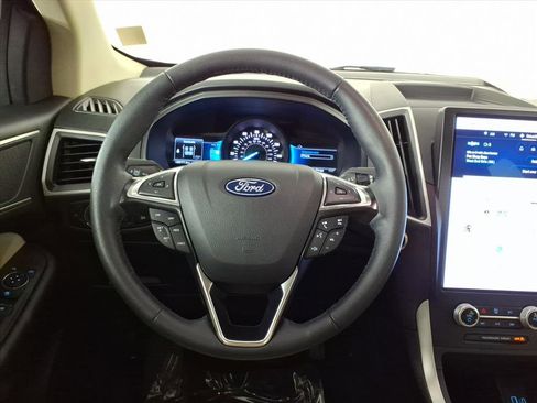 Used 2024 Ford Edge SEL w/ Convenience Package image 15