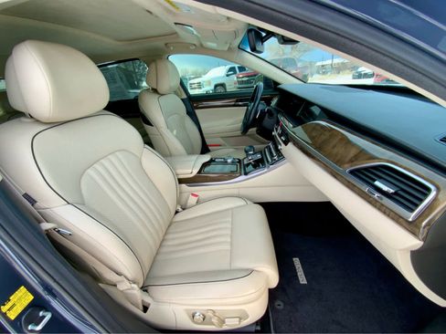 Used 2017 Genesis G90 3.3T Premium image 24