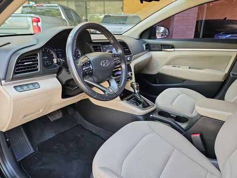 Used 2019 Hyundai Elantra Value Edition FWD image 10