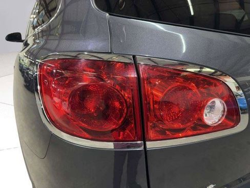Used 2011 Buick Enclave CX FWD image 12