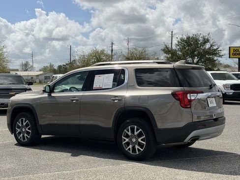 Used 2023 GMC Acadia SLT FWD image 16