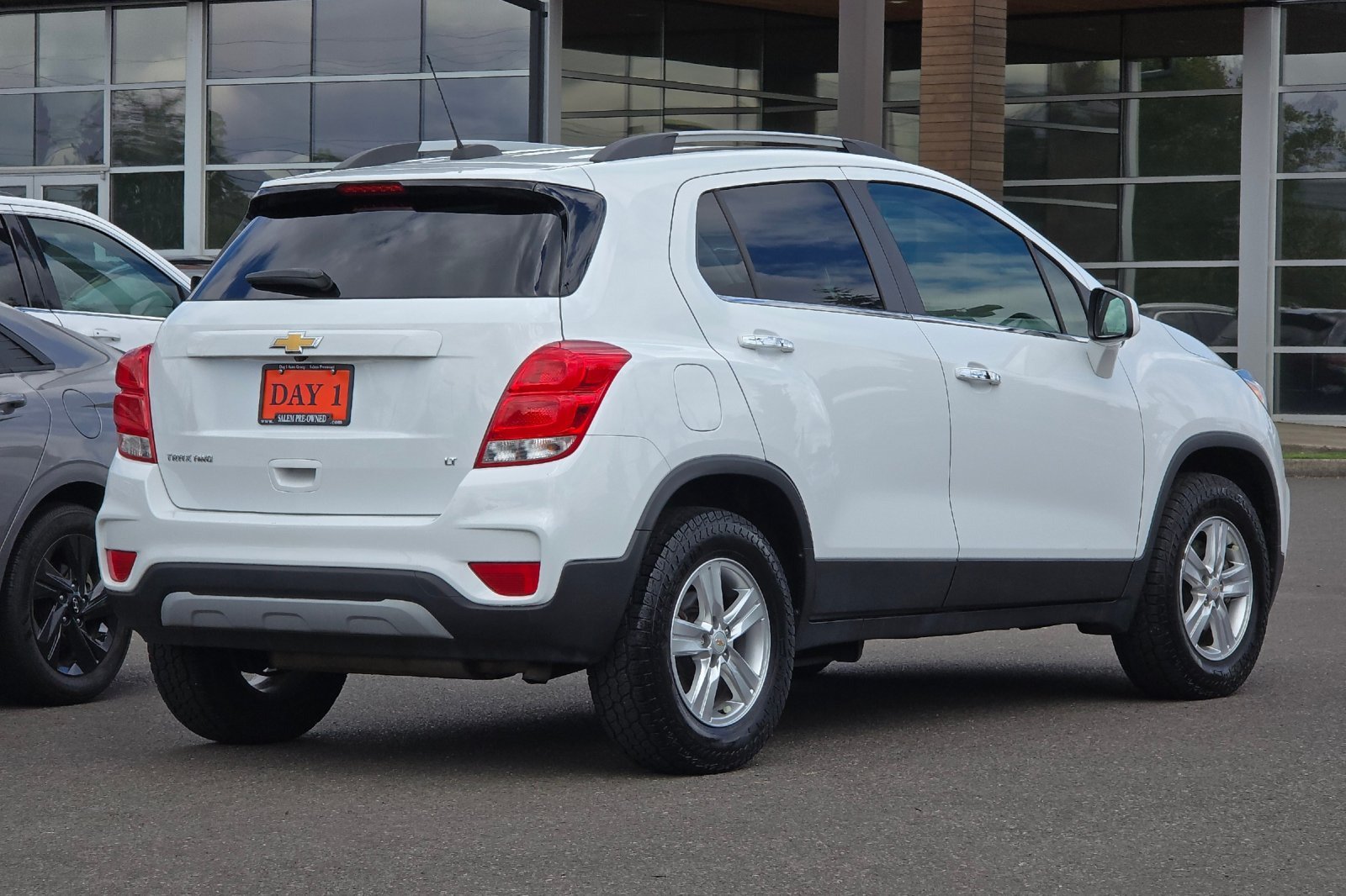 Used 2019 Chevrolet Trax LT w/ LT Convenience Package AWD/4WD image 5