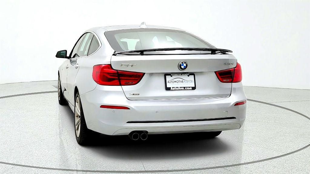 Used 2018 BMW 330i Gran Turismo xDrive AWD/4WD image 6