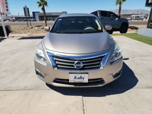 Used 2013 Nissan Altima 3.5 SL w/ Technology Pkg image 9