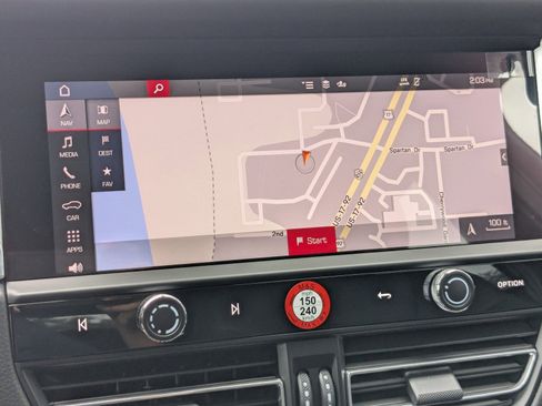 New 2026 Porsche Macan image 17