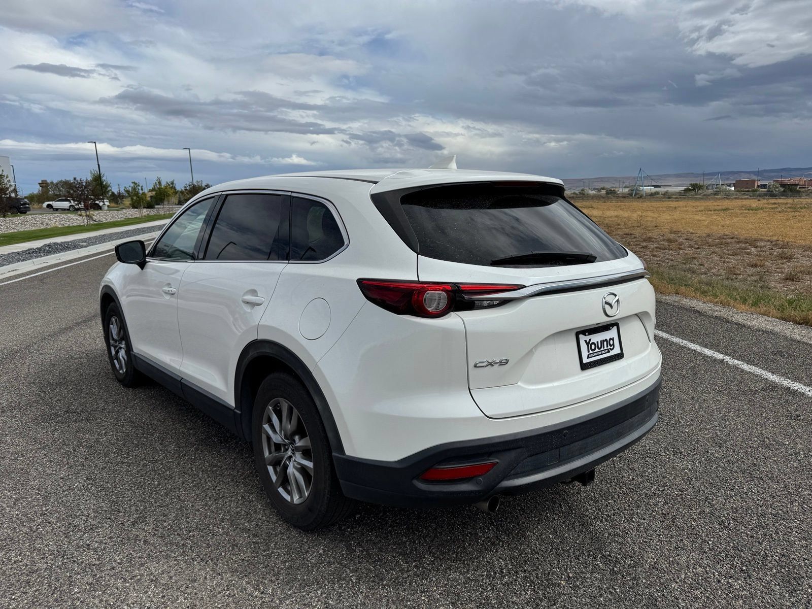 Used 2018 MAZDA CX-9 Touring w/ Touring Premium Package FWD image 3