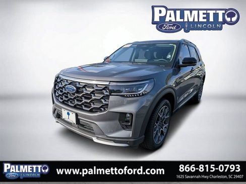 Used 2025 Ford Explorer Platinum w/ Ultimate Package AWD/4WD image 7