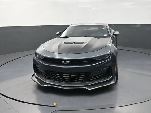 Used 2020 Chevrolet Camaro SS RWD image 2