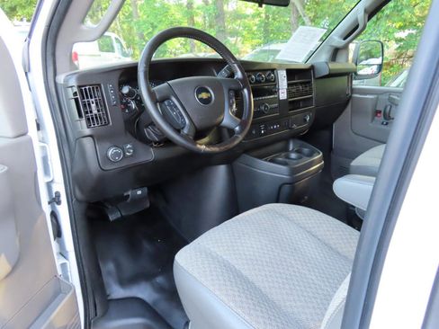 Used 2021 Chevrolet Express 2500 w/ Driver Convenience Package RWD image 8