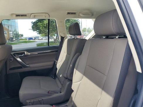 Certified 2022 Lexus GX 460 Premium AWD/4WD image 16