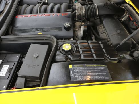 Used 2000 Chevrolet Corvette Convertible w/ Memory Pkg RWD image 16