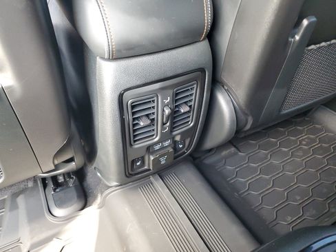 Used 2025 Dodge Durango SRT Hellcat image 16