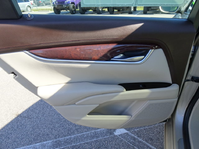 Used 2014 Cadillac XTS Luxury w/ Driver Awareness Package FWD image 17