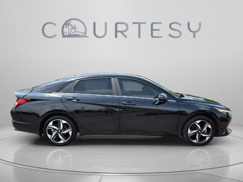 Certified 2023 Hyundai Elantra Limited FWD image 6