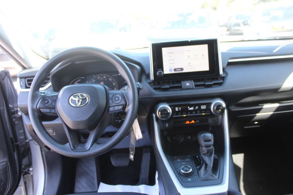 Used 2024 Toyota RAV4 LE AWD/4WD image 16