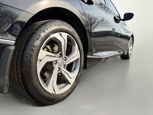Used 2019 Honda Accord EX image 13