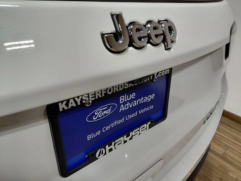 Certified 2025 Jeep Compass Limited AWD/4WD image 22