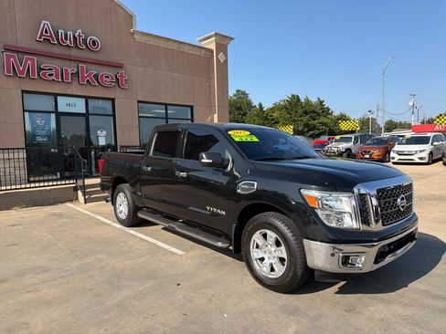 Used 2017 Nissan Titan SV AWD/4WD image 3