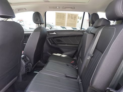 Used 2022 Volkswagen Tiguan SE FWD image 10