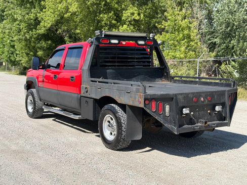 Used 2006 Chevrolet Silverado 2500 LT w/ Onstar Plus Package AWD/4WD image 7