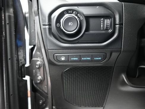 Used 2025 Jeep Wrangler Unlimited Sahara AWD/4WD image 14