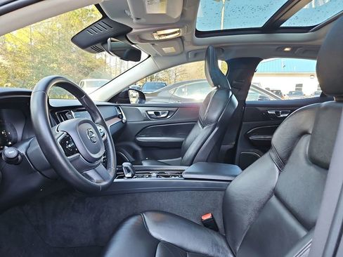 Used 2023 Volvo S60 B5 Plus image 23